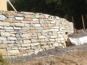 gneis_trockenmauer_05