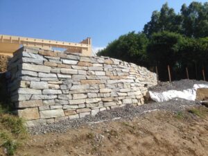 gneis_trockenmauer_08